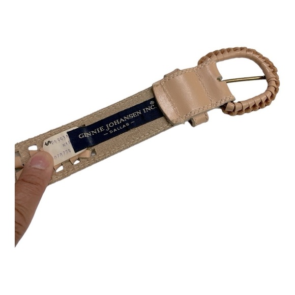 Vintage Ginnie Johansen TWIG & ARROW
Twig and Arrow Womens Whip Stitch
Belt - Picture 4 of 11